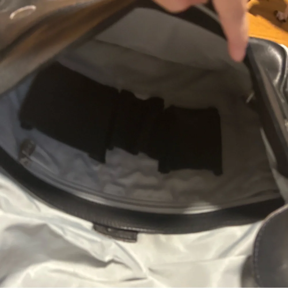 Piel‎ Black Leather European Messenger Bag
